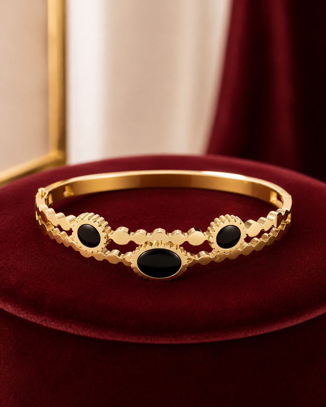 Black Stone Halo Bangle