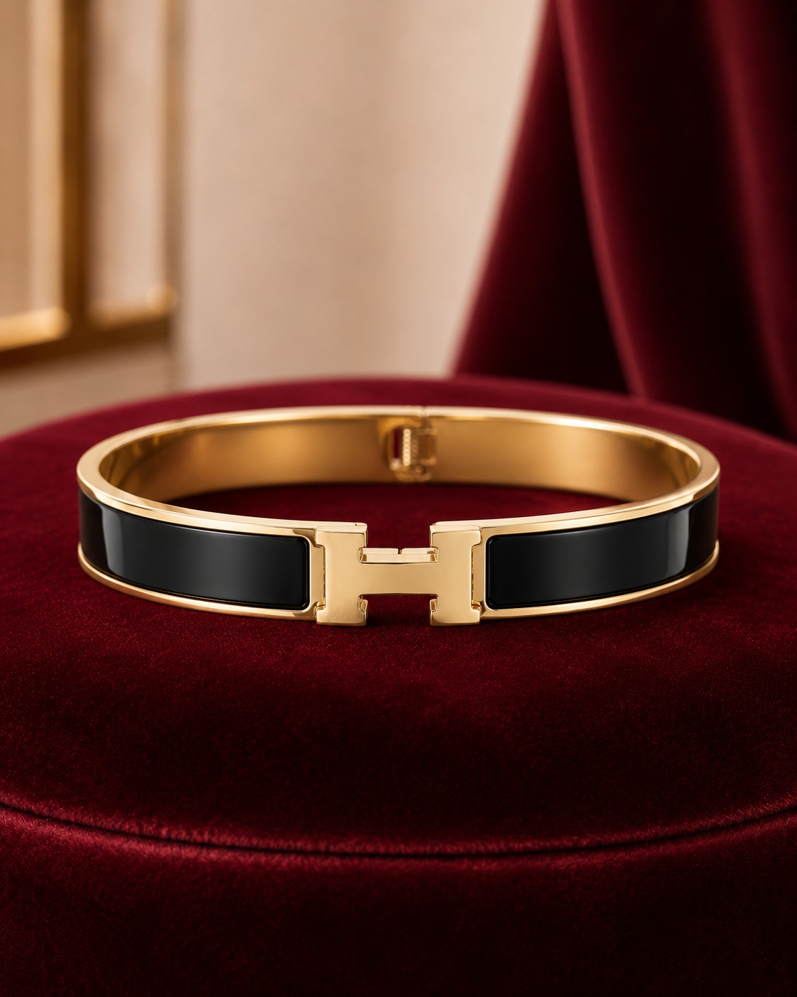 Noir Enamel Buckle Bangle
